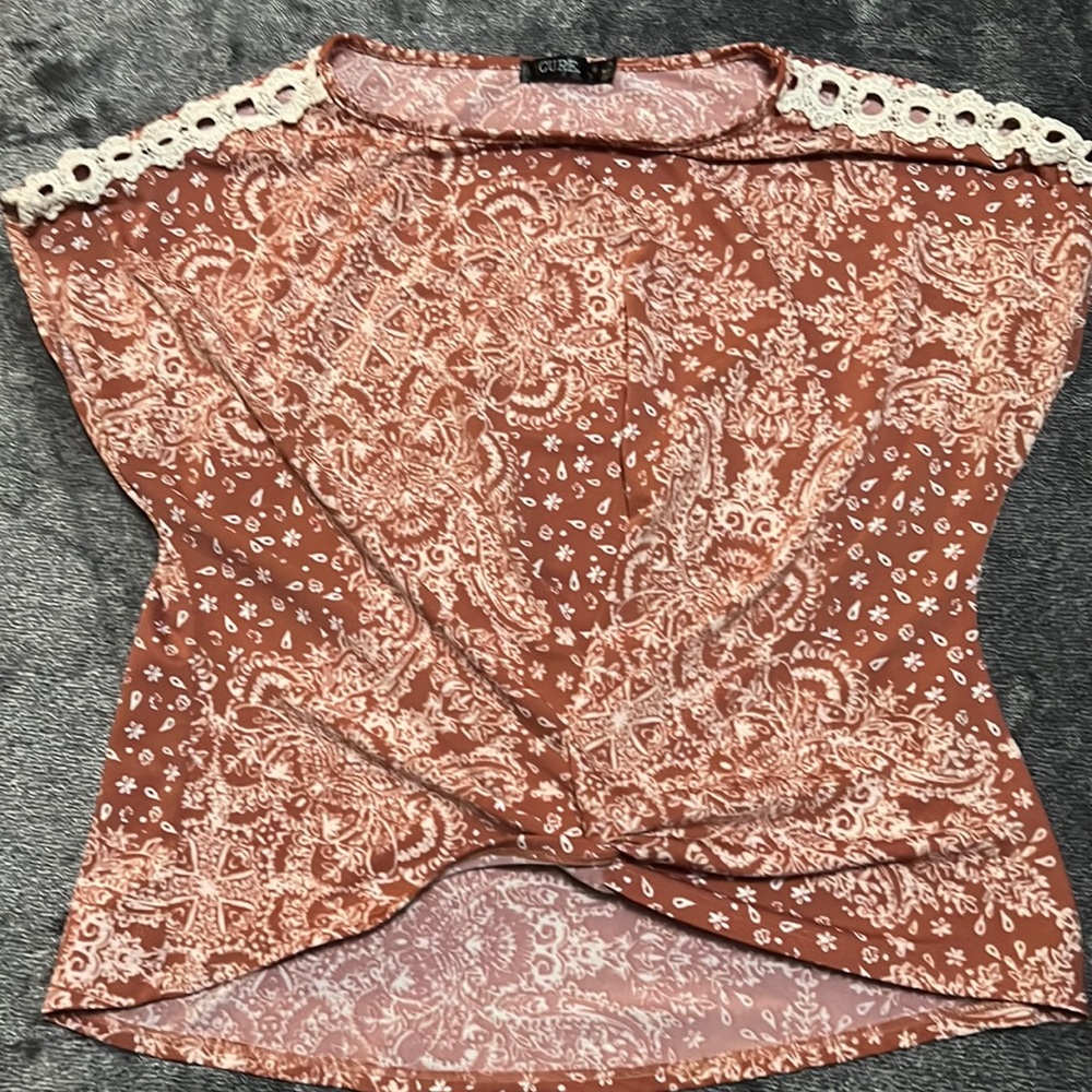 Medium coral paisley Cure tee shirt.